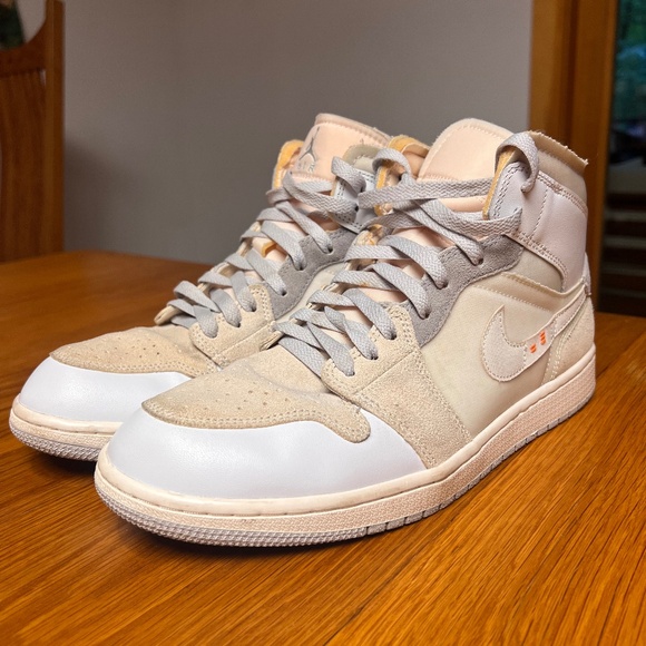 Air Jordan 1 Mid SE ‘Inside Out’ - Picture 1 of 8